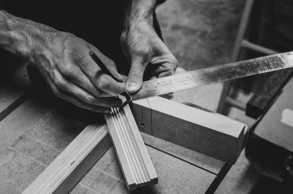 Nos conseils pour fabriquer un marche pied en bois